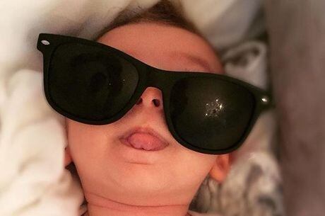 Atriz compartilha momentos com o pequeno nas redes sociais