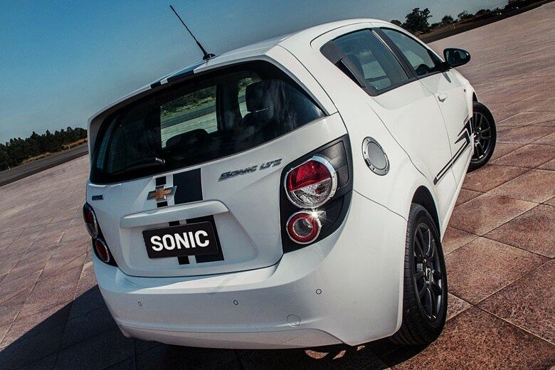 A GM decidiu oferecer o compacto mexicano apenas na cor branca, que segue em alta no País

Saiba tudo sobre carros! Acesse www.r7.com/carros