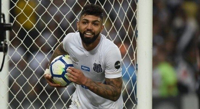 Gabigol chegou a 14 gols, artilheiro isolado do Brasileiro. Foi fácil demais