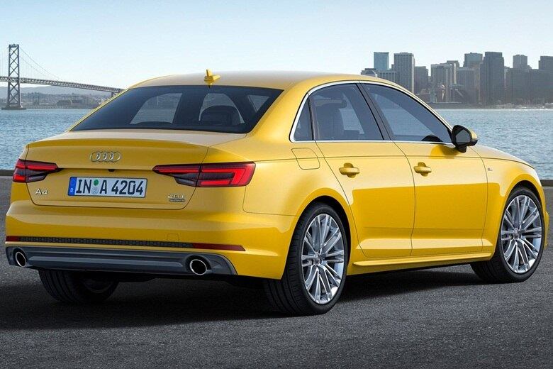 O entre-eixos chega a 2,82 metros e a largura tem 1,84 m, 1,6 cm a mais. Já a altura de 1,42 m é a mesma