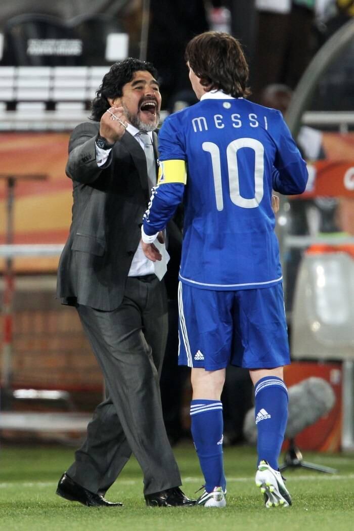 Apesar de apostar no Brasil, o ex-jogador acredita que a Argentina pode surpreender durante a competição.

— É preciso apostar uma fichinha na Argentina. Por quê? Porque Messi está em seu melhor momento.