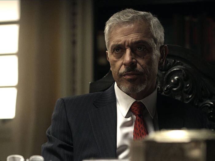 Carvalho Brito faz o papel de homem de família na frente dos amigos, mas também é um mulherengo e frequentador assíduo dos prostíbulos do Rio de Janeiro

+ Vera é presa por maus tratos à filha adotiva. Veja o que rolou no primeiro capítulo de Conselho Tutelar

+ Conheça o elenco de Conselho Tutelar

+ Sereno e César lutam para proteger os indefesos em Conselho Tutelar
