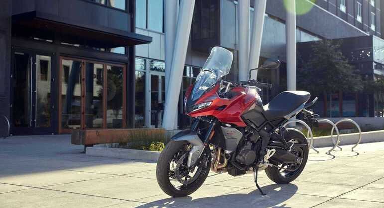Triumph Tiger Sport 660 Touring vem equipada com motor triplo, que entrega 81 cv a 10.250 rpm