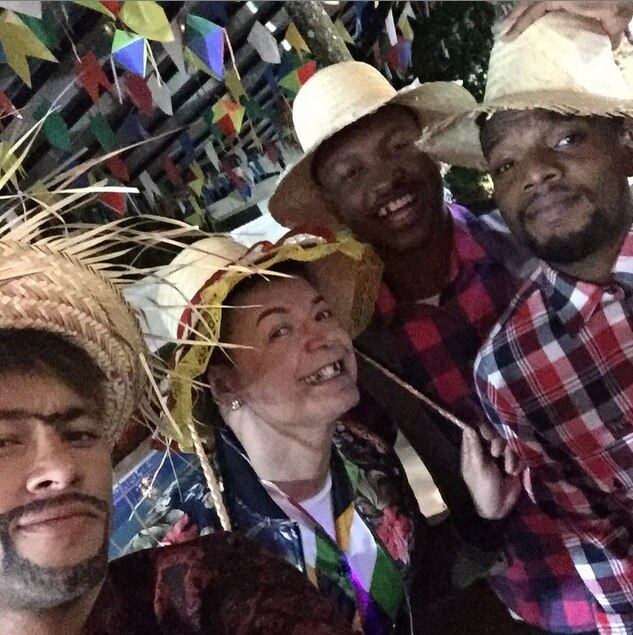 Depois de ser suspenso da Copa América, Neymar não perdeu tempo, voltou ao Brasil e tem aproveitado ao máximo a folga antes da próxima temporada na Europa