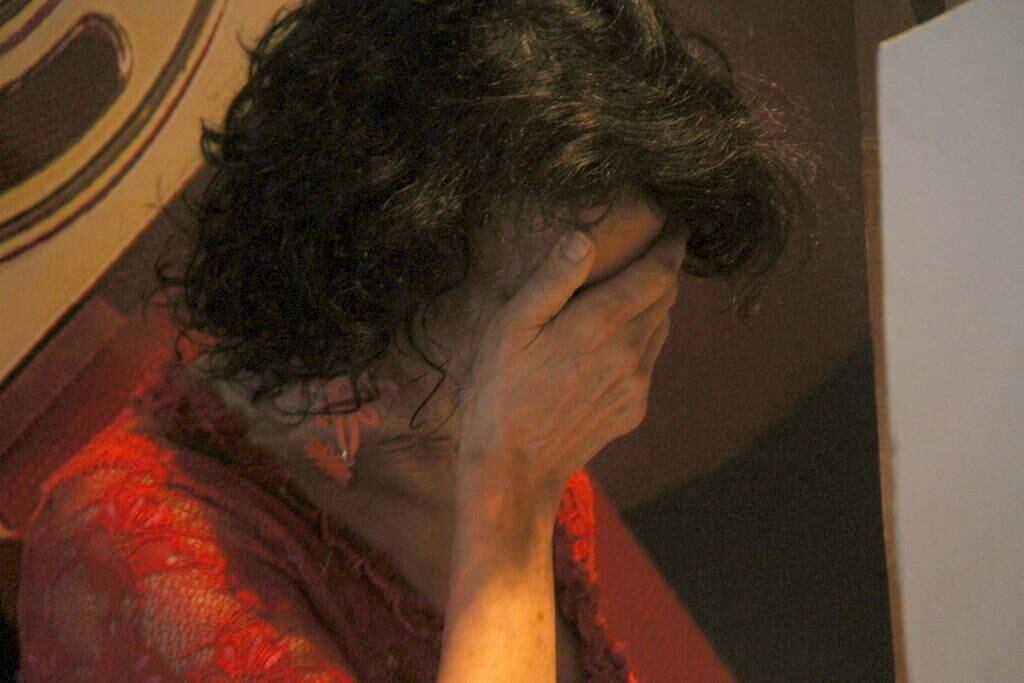 — Esse país só tem ladrão, estamos cansados