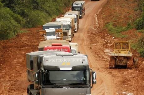 Rodovias brasileiras geram prejuízos