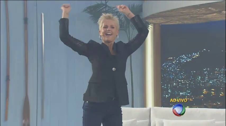 Mostrou que sabe dançar ao som de Hoje, da Ludmilla

+ 20 fotos resumem como foi a estreia da Xuxa na Record

> Acesse o R7 Play e assista na íntegra a todos os programas da Record! Clique e experimente de graça!
