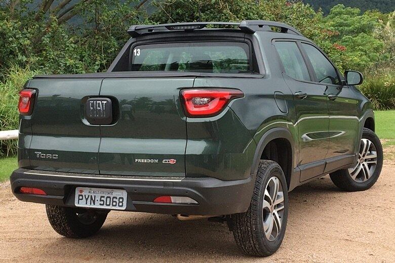 Pelo Inmetro, as médias são de 5,9 km/l na cidade e 7,4 km/l na estrada com etanol. Quando abastecida com gasolina, os números passam a 8,6 e 10,8 km/l, na mesma ordem