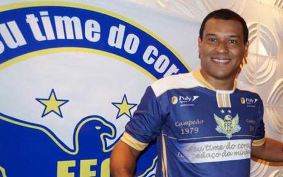 Após se aposentar pelo Ipatinga em 2004, Muller decidiu voltar aos gramados para defender o Fernandópolis, aos 49 anos, em 2015. Fez apenas um jogo pela equipe da quarta divisão paulista.