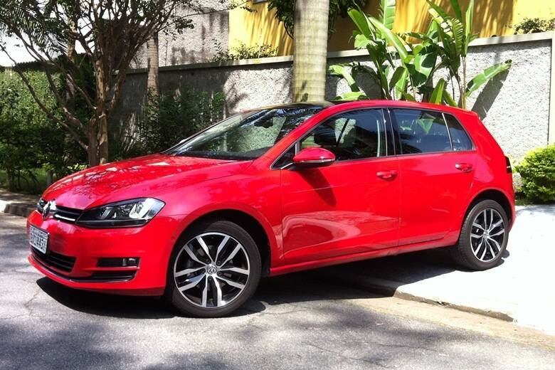 Rodas aro 17" são opcionais por R$ 1.046; de série ele vem com 16"