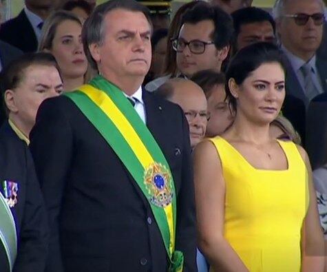 Presidente Jair Bolsonaro participa de desfile