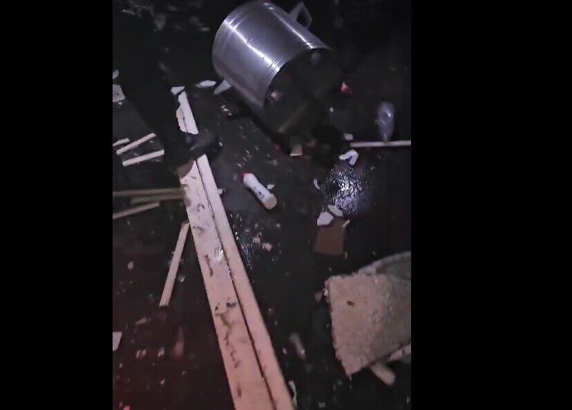 Cozinha do colégio ficou destruída após explosão