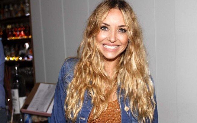 Bárbara Koboldt ficou até a
segunda semana da Fazenda 1 e foi substituída
pela atriz Fabiana Alvarez