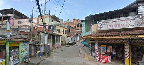 Moradora é impedida de sair de comunidade por traficantes