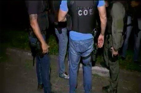 Policiais civis e militares fazem operação conjunta para capturar os suspeitos

