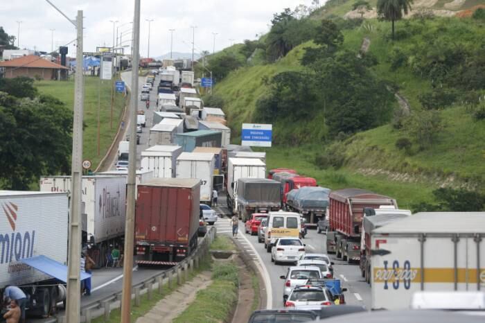 Cidades de Mato Grosso, Paraná e Santa Catarina registram pontos de desabastecimento de combustíveis devido aos protestos
