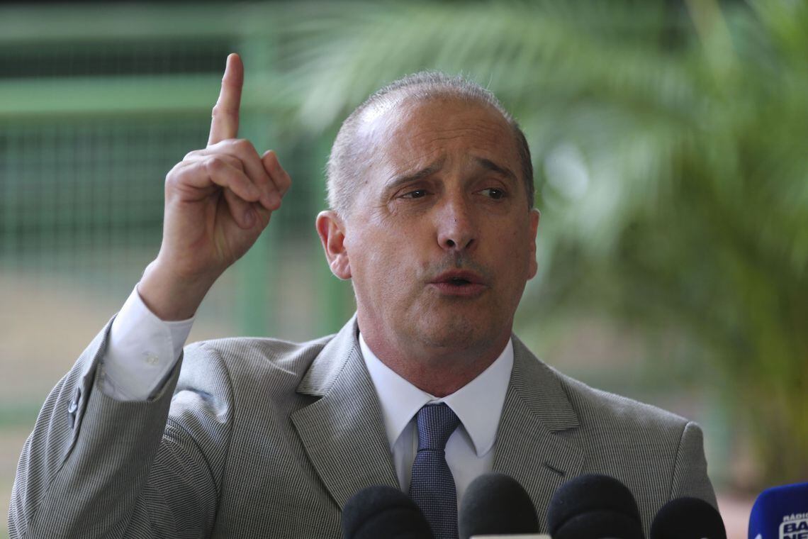 Lorenzoni descarta demissão de ministro do Turismo