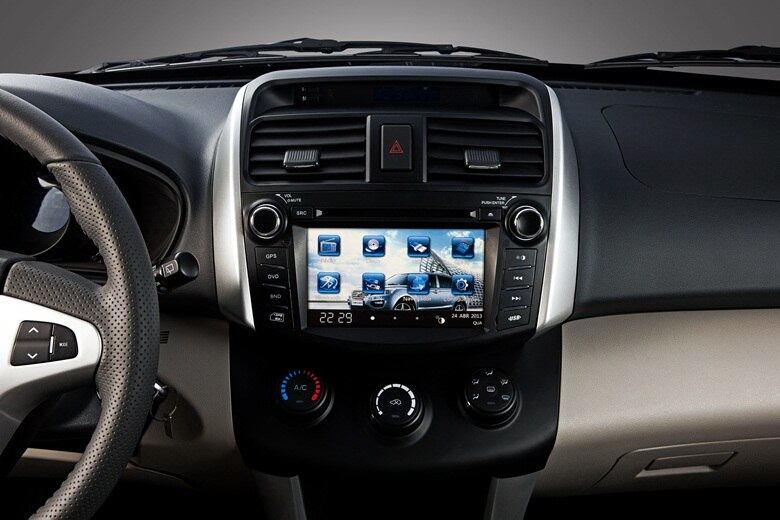 Sistema multimídia é um dos destaques do Lifan X60, com tela de sete polegadas no painel, navegação por GPS, conexão Bluetooth, entrada USB e leitores de CD e DVD. Também há controle remoto e volante com comandos do som

Aceleramos: completão por R$ 52.777, Lifan X60 é o “X-Tudo” dos utilitários compactos

VEJA TAMBÉM

> Jornal gringo afirma que carros brasileiros são mortais. Entenda o porquê

> Novo Hyundai Santa Fe é lançado no Brasil a partir de R$ 135 mil

> Super perua Audi RS4 Avant desembarca no Brasil por R$ 439 mil

Quer saber tudo sobre carros? Acesse R7.com/carros