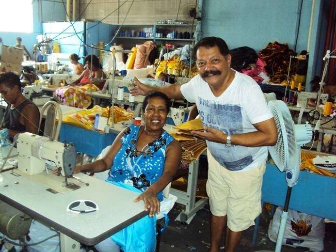 O desfile de 2015 da Vila Isabel será assinado pelo carnavalesco Max Lopes que mostra seu ateliê