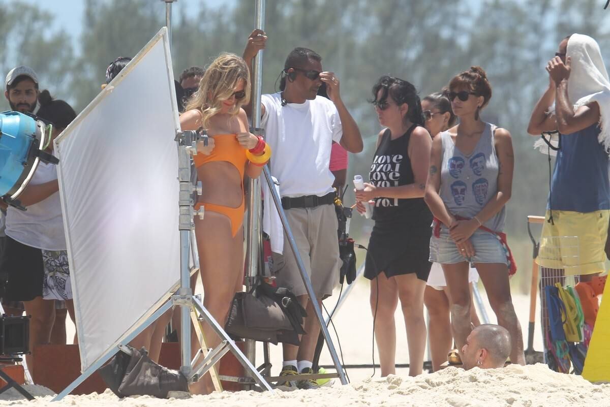 Fiorella Mattheis vira musa em clique musical de Diogo Nogueira