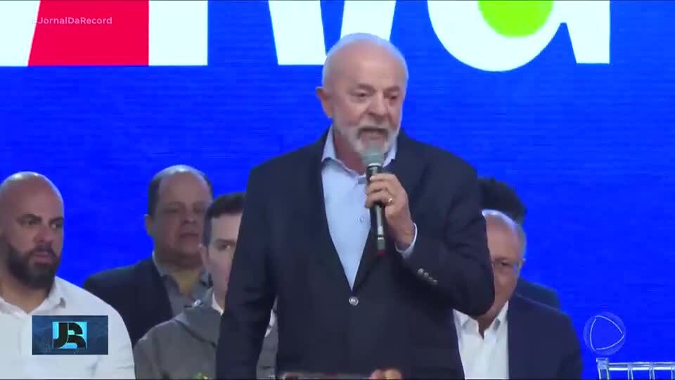 Lula volta a criticar tarifaço durante lançamento de programa de urbanização de comunidades em SP
