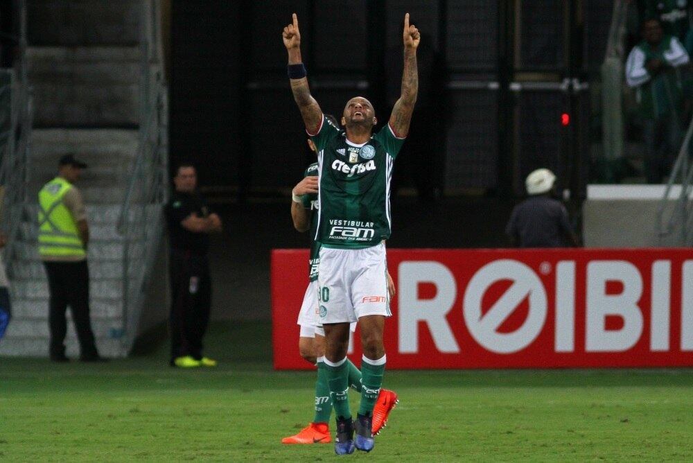 Felipe Melo marcou seu primeiro gol com a camisa do Palmeiras
