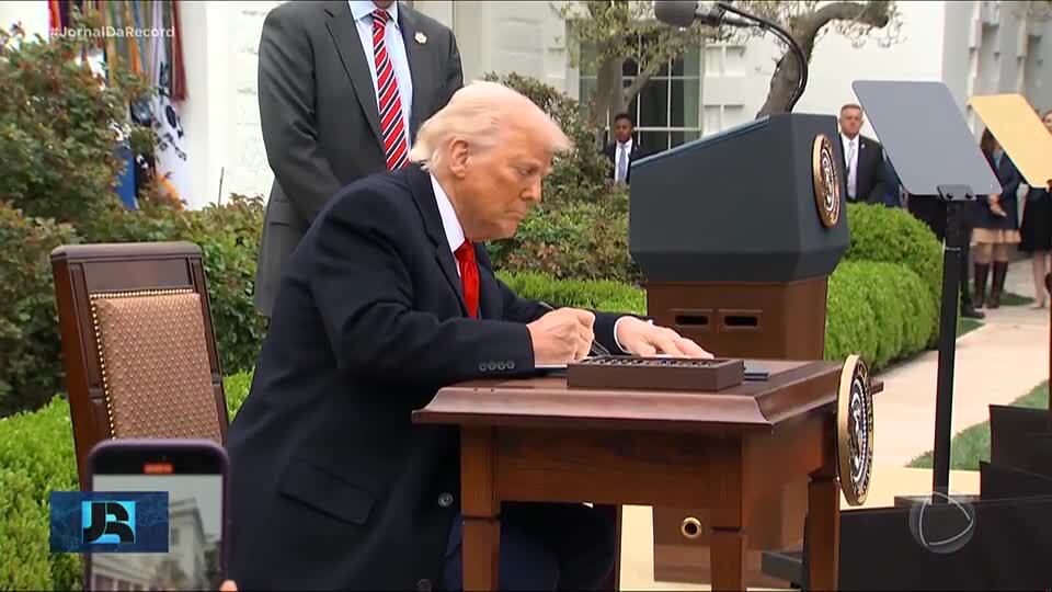 EUA batem novo recorde de arrecadação em julho após adoção da nova política tarifária