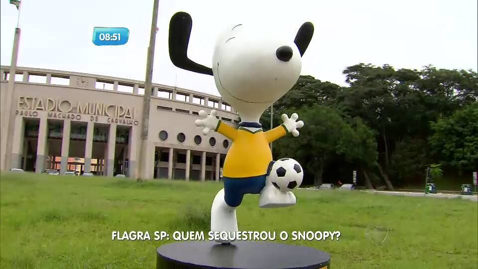 Estátuas do cãozinho Snoopy foram colocadas em diferentes
locais em São Paulo. Porém, a estátua da rua Oscar Freire foi roubada. 
Foram só dois dias de exposição na calçada e a
estátua repentinamente desapareceu
No R7 Play, você pode assistir ao SP no Ar na íntegra! Clique e experimente de graça!
