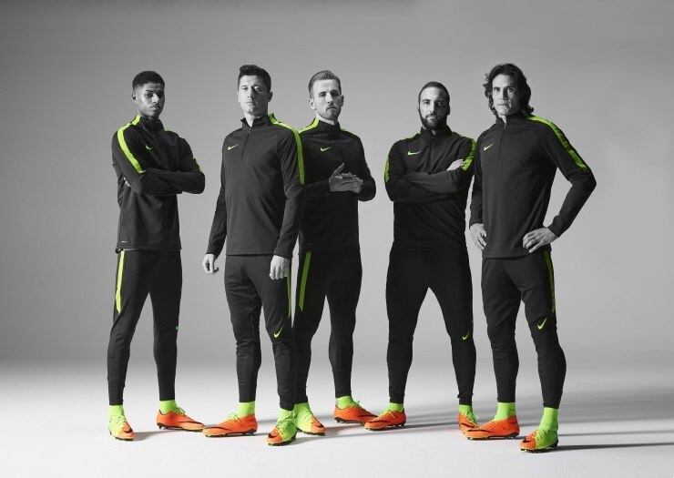 Rashford, Lewandowski, Kane, Higuaín e Cavani são apenas alguns craques que foram escolhidos para apresentar a nova chuteira da NIke, que promete dar o que falar nos próximos meses

EsportesR7 agora também está no Youtube. Inscreva-se
