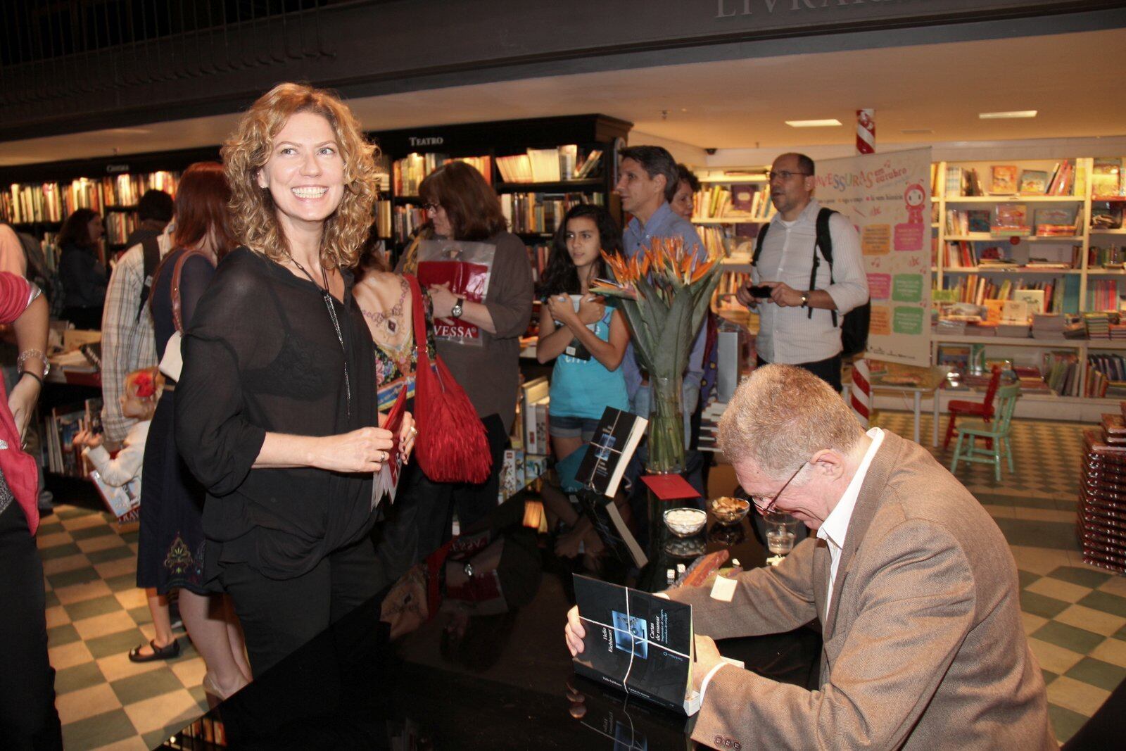 Com apenas dois meses para completar 50 anos, Patrícia Pillar ainda mantém corpo e rosto de anos atrás
