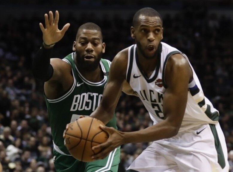 Um dos destaques do Milwaukee Bucks, o ala Khris Middleton renovou o contrato e receberá US$ 178 milhões/5 anos.