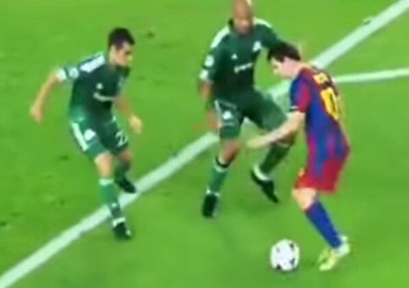 Em agosto de 2009, Messi fixou sua extensão de contrato com o Barcelona, até junho de 2016