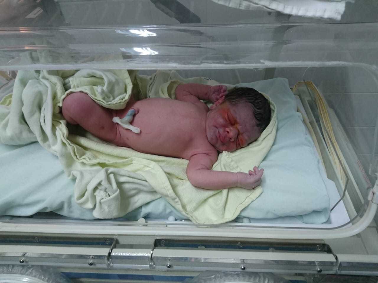 Bebê está no hospital e passa bem