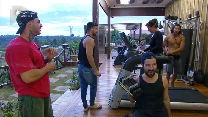 As sessões de treinos rendem caras e bocas