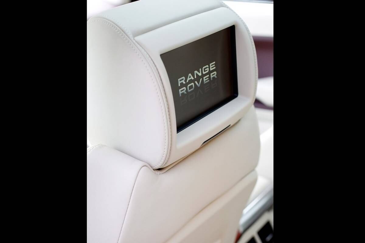 As telas extras podem ser comandadas pelo motorista ou pelos passageiros, através de um controle remoto. Leia a avaliação completa

Saiba tudo sobre carros! Acesse R7.com/carros
E confira os melhores preços de novos e usados em r7.icarros.com.br