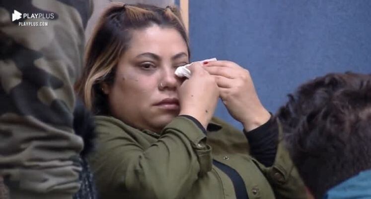O jogo desanda quando o emocional está à flor da pele. Daiana Araújo, por exemplo, não conseguiu se conter ao considerar que foi ignorada por Pe Lanza e Anne Duarte. Sensível, a parceira de Rodrigo Mila abriu o berreiro na sala e diante de todos após se sentir excluída. Nervoso com as lágrimas da mulher, o DJ partiu para a discussão com o músico. O climão marcou a história do casal no reality 


