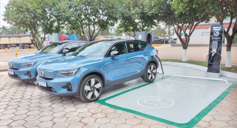 Ponto de carga em estradas instalado pela Volvo