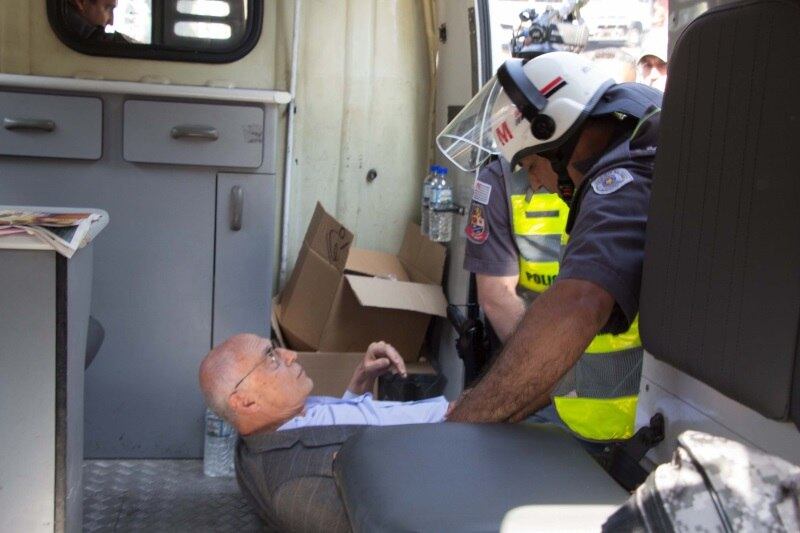 O ex-senador foi encaminhado para o 75º Distrito Policial. A Secretaria de Segurança Pública de São Paulo não se posicionou sobre a detenção. De acordo com a polícia, outras duas pessoas que participavam da manifestação também foram detidas