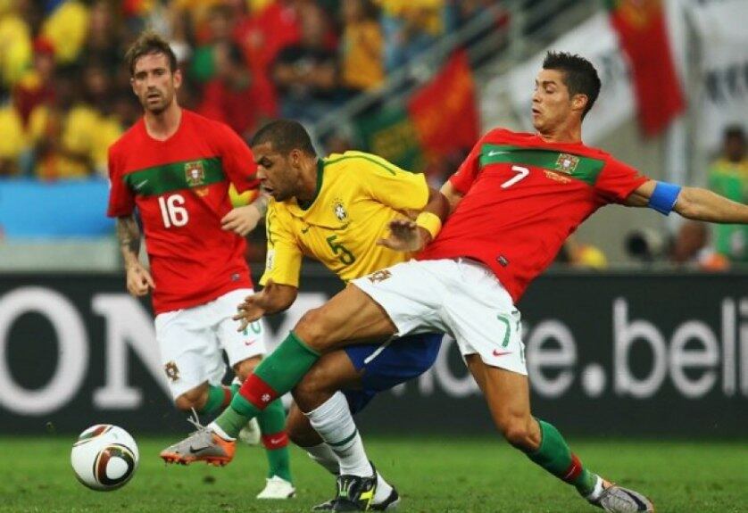 Diante dos anfitriões da Copa do Mundo, ficou em campo o tempo inteiro e não balançou as redes.