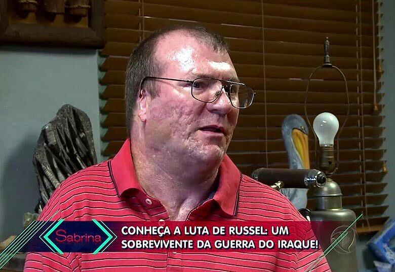 Russel explicou o que o fez tomar a decisão de se alistar.

— Eu não tinha um rumo na minha vida e queria algo melhor

+ VÍDEO: Após amputar braços e pernas, jovem brasileiro leva nova vida nos EUA
+ Filho de Hudson ganha look de guitarra e pai torce: “Se meu filho for músico, vou ficar muito feliz”
+ Assista às íntegras do Programa da Sabrina no R7.com/Play!
