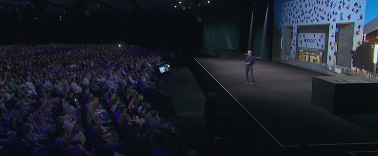 A Apple aproveitou a apresentação principal do WWDC (sigla para sua conferência anual de desenvolvedores) para mostrar algumas novidades interessantes. Dentre elas, um novo iMac Pro, um novo iPad (alguém ainda se importa) e um novo produto, o HomePod. Saiba mais sobre as principais novidades da marca!