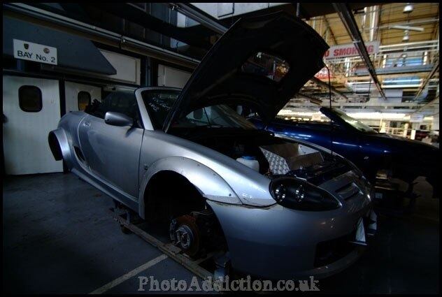 Além dos carros que não foram acabados, há unidades reservadas para testes de colisão e protótipos camuflados