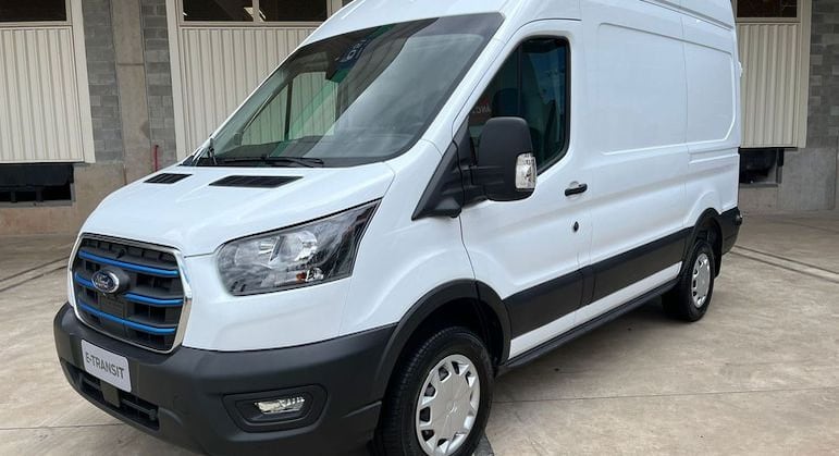E-Transit mantém estrutura e carroceria do modelo convencional