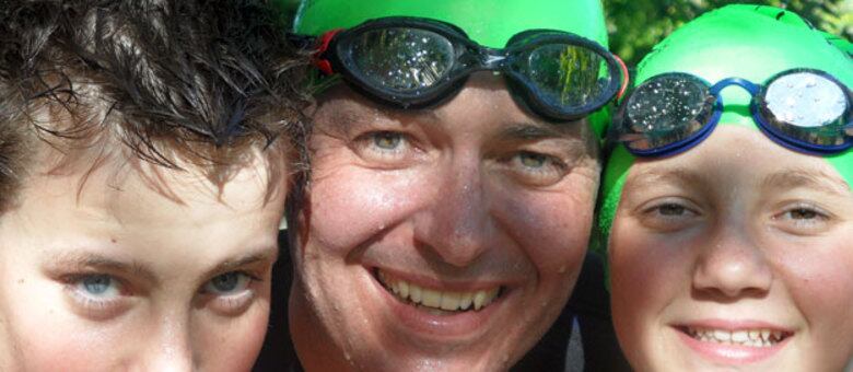 Para celebrar os cinco anos de um transplante de pulmão que salvou a sua vida, Gavin Maitland, junto com os seus dois filhos, se aventuraram nas águas frias da Baía de San Francisco, nos Estados Unidos, e nadaram 2,4 km

Cientista revela pssível cura da Aids por meio de transplante de medula óssea