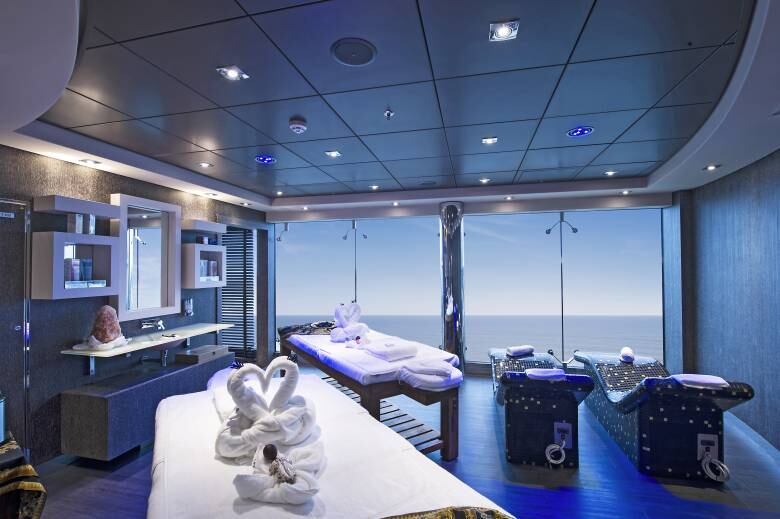 Quem ainda quiser descansar durante o trajeto, pode aproveitar o espaço do SPA. Porém, todo este conforto tem um custo. Saiba de quanto na próxima foto
Confira outras opções no R7 Viagens
