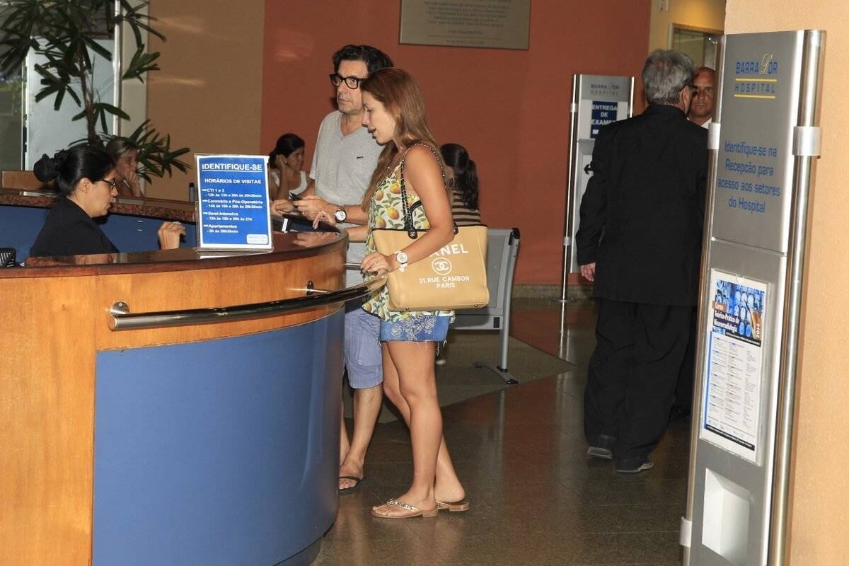 Fazendo plantão no hospital Barra D’Or, no Rio de Janeiro, a pós a internação de Isis Valverde, os fotógrafos acabaram flagrando outros famosos