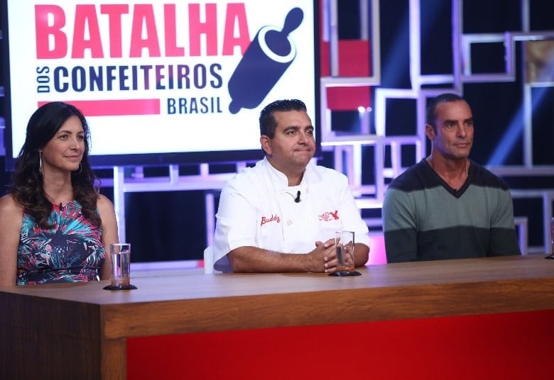 A pressão aumenta a
cada semana e o exigente Cake Boss só levará para a grande final os melhores da
temporada