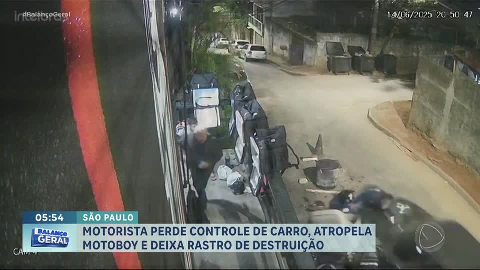 Motorista perde controle de carro, atropela motoboy e danifica sete veículos em Barueri (SP