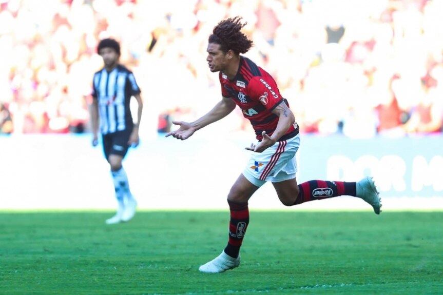 Lançado no lugar de Diogo, Willian Arão veste atualmente a camisa do Flamengo. Porém, o volante está na mira do São Paulo (Foto: Gilvan de Souza/Flamengo)
