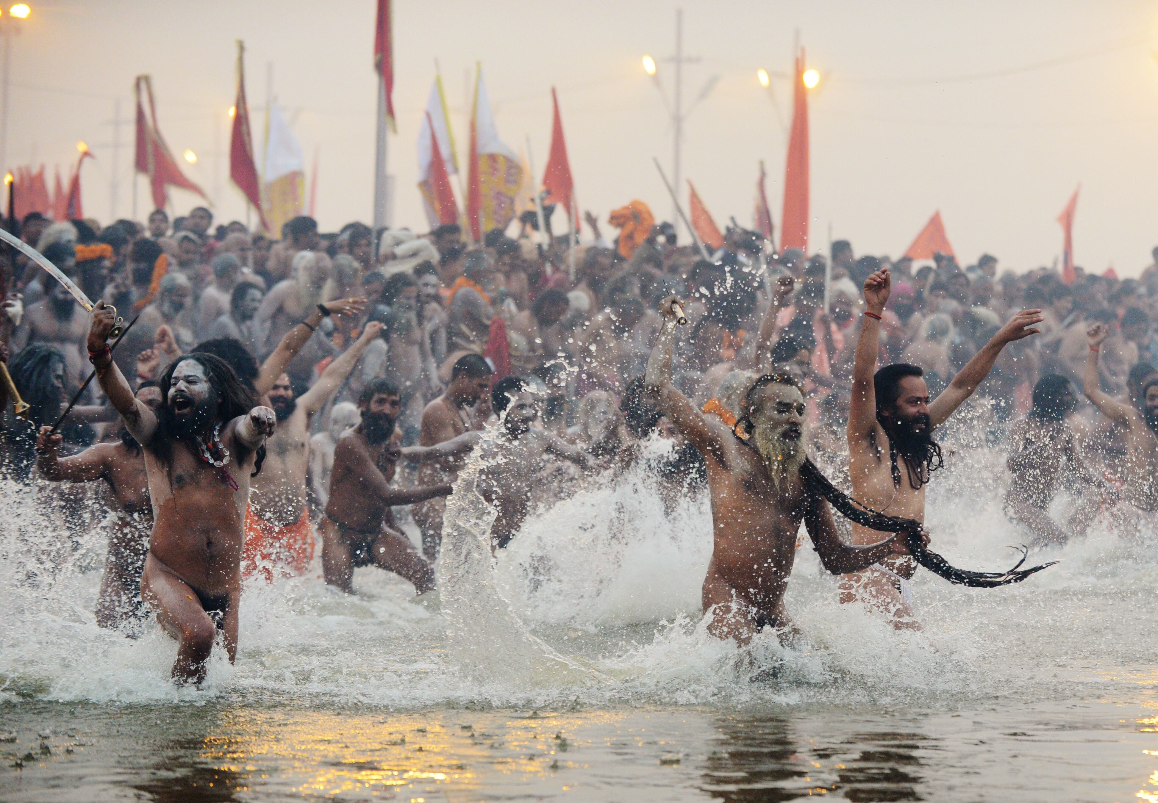 Milhões de peregrinos hindus começaram a chegar nesta semana à cidade de Allahabad para o Kumbh Mela, um festival religioso que acontece a cada 12 anos. As informações são da BBC KM²
